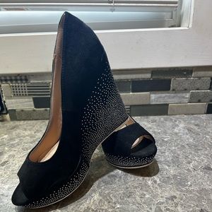 Black rhinestone wedges